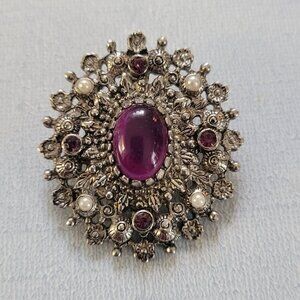 Vintage Sarah Coventry Brooch With Purple Cabochon & Faux Pearls